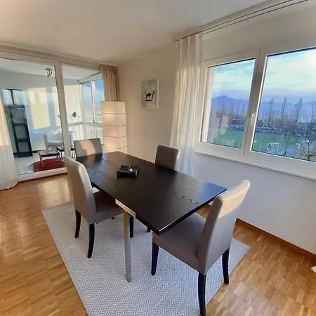 144 Your Bright And Spacious By The Apartment