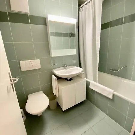 144 Your Bright And Spacious By The Apartment